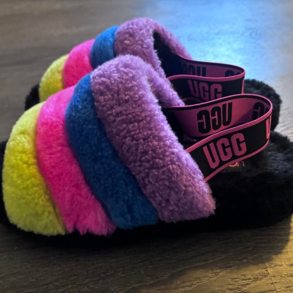 UGG Fluff Yeah Slide Slippers in the "Black Taffy Pink Multi" color size 9